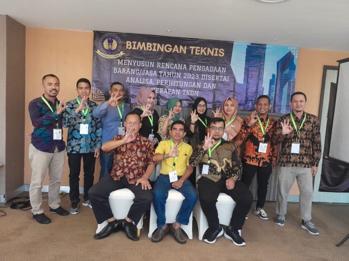 BIMBINGAN TEKNIS UJIAN SERTIFIKASI PENGADAAN BARANG DAN JASA PEMERINTAH LEVEL 1 ( PBJP ) TAHUN 2023 BIMBINGAN TEKNIS UJIAN SERTIFIKASI PENGADAAN BARANG DAN JASA PEMERINTAH LEVEL 1 ( PBJP ) TAHUN 2023